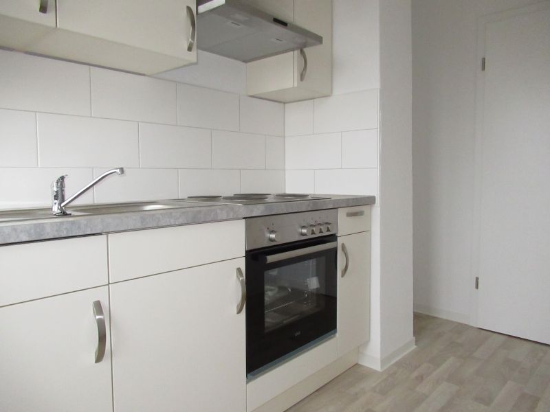 2-Raum-Wohnung mit Einbauküche - sofort beziehbar - Bild 2